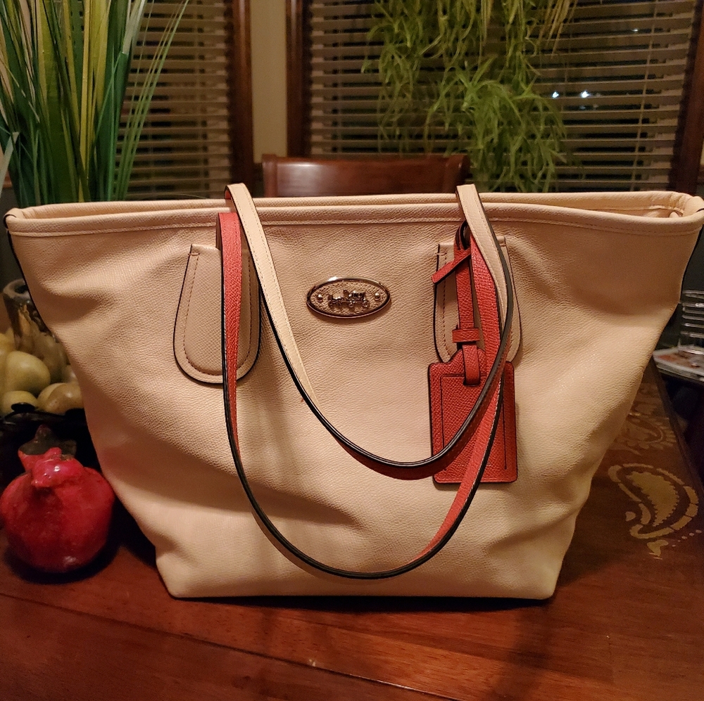 Coach City Zip Tote in Crossgrain Leather Peach - Picture 1 of 1